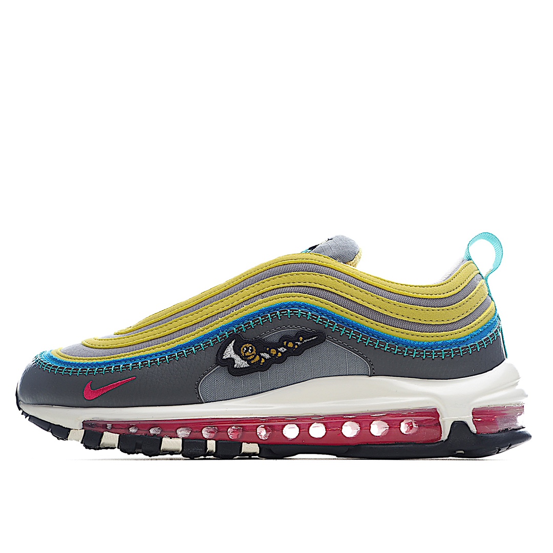 H5 Nk Air Max 97 Air Sprung “Iron Grey” 草丛绿刺绣 子弹气垫运动跑步鞋 DH4759-001以铁灰、微粒灰、亮黄与绿色帆布、皮革拼接鞋面，鞋侧的毛毛虫缠绕 Swoosh Logo 以及左右鞋舌带有 “Air Sprung”字样、蝴蝶和毛毛虫以趣味的图案呈现，演绎美好春日细节，助你打造耳目一新的出众风格。