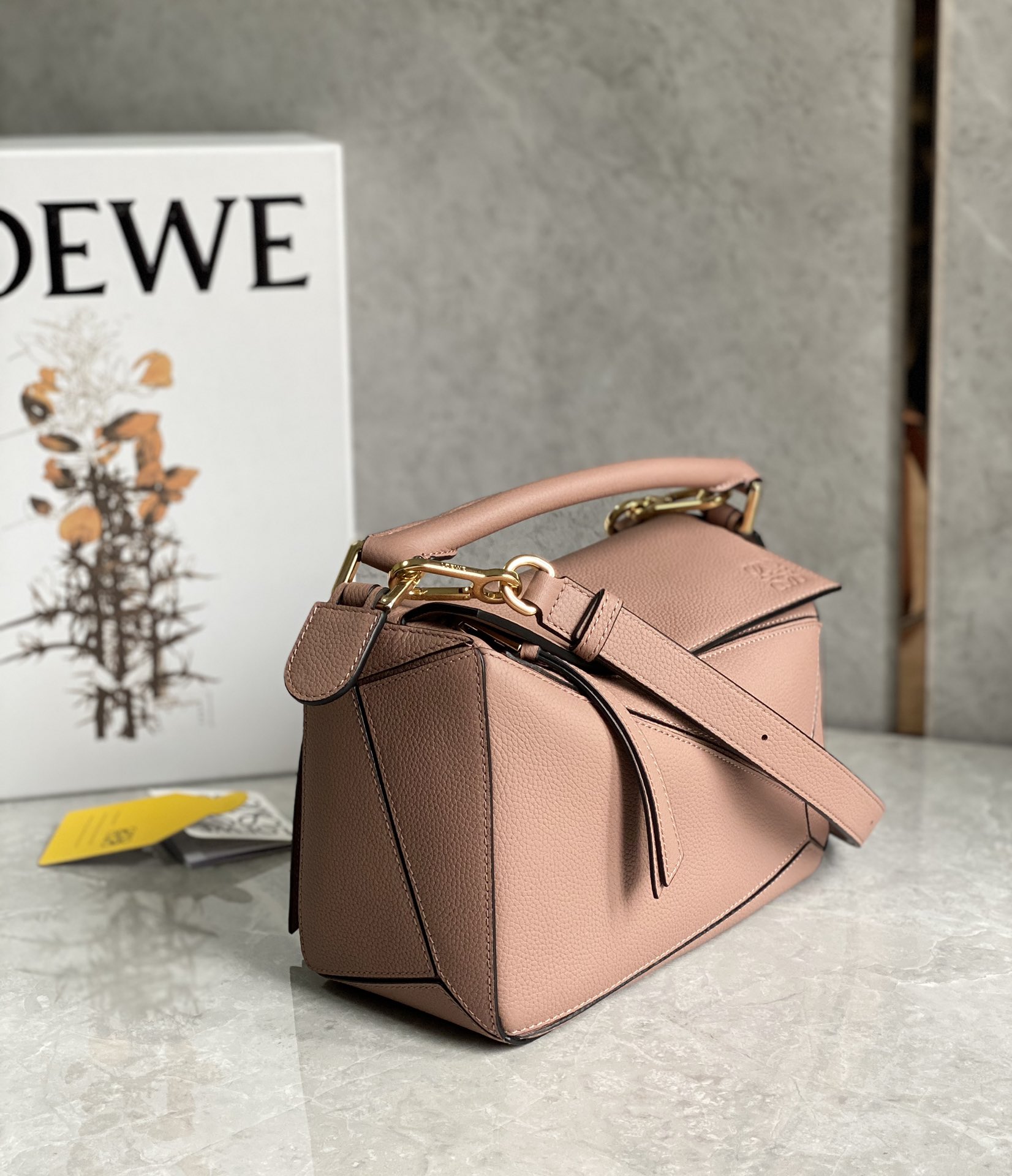 LOEWE罗意威 Puzzle bag 小号几何包 0189豆沙粉24CM