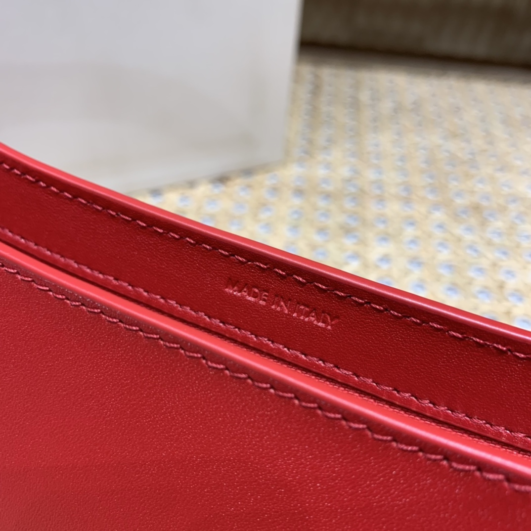 CELINE CUIR TRIOMPHE 24CM BAG 腋下包 198153大红色