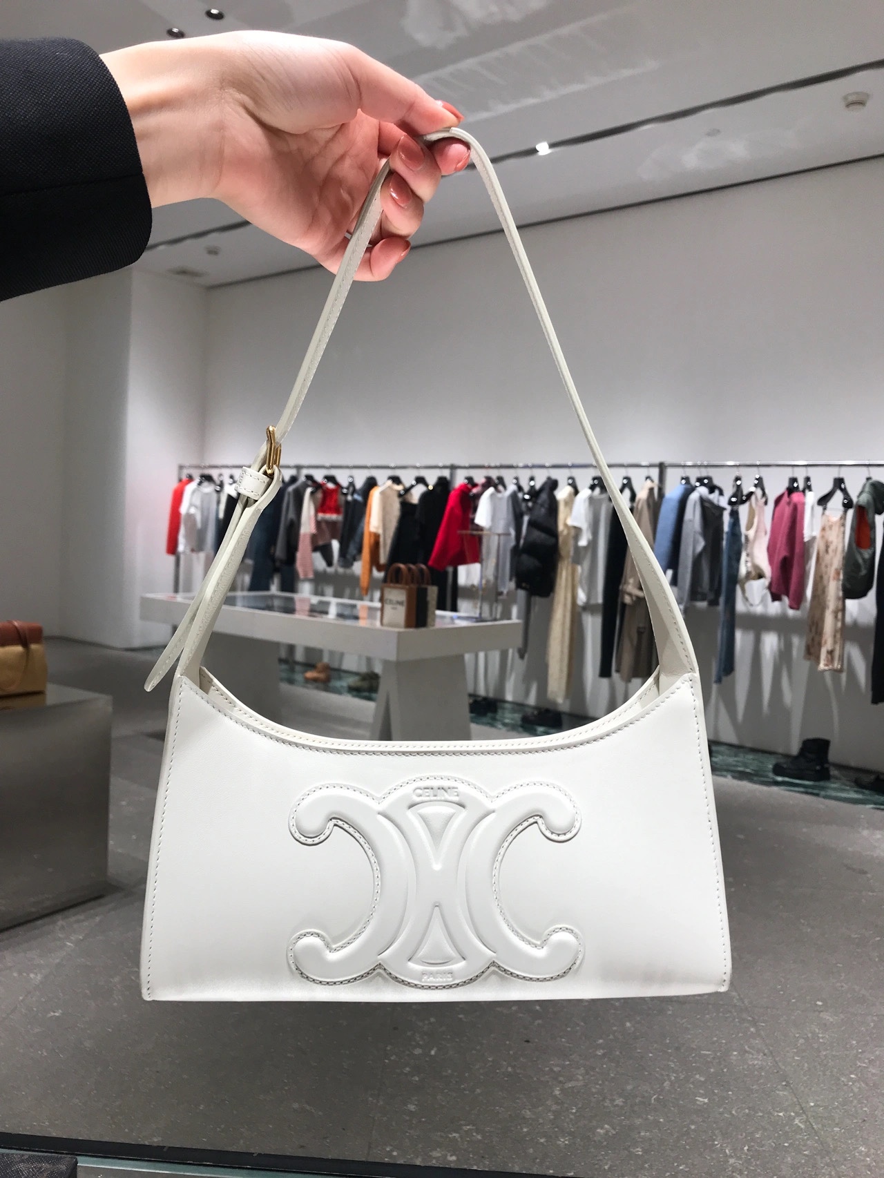 CELINE CUIR TRIOMPHE 24CM BAG 腋下包 198153白色