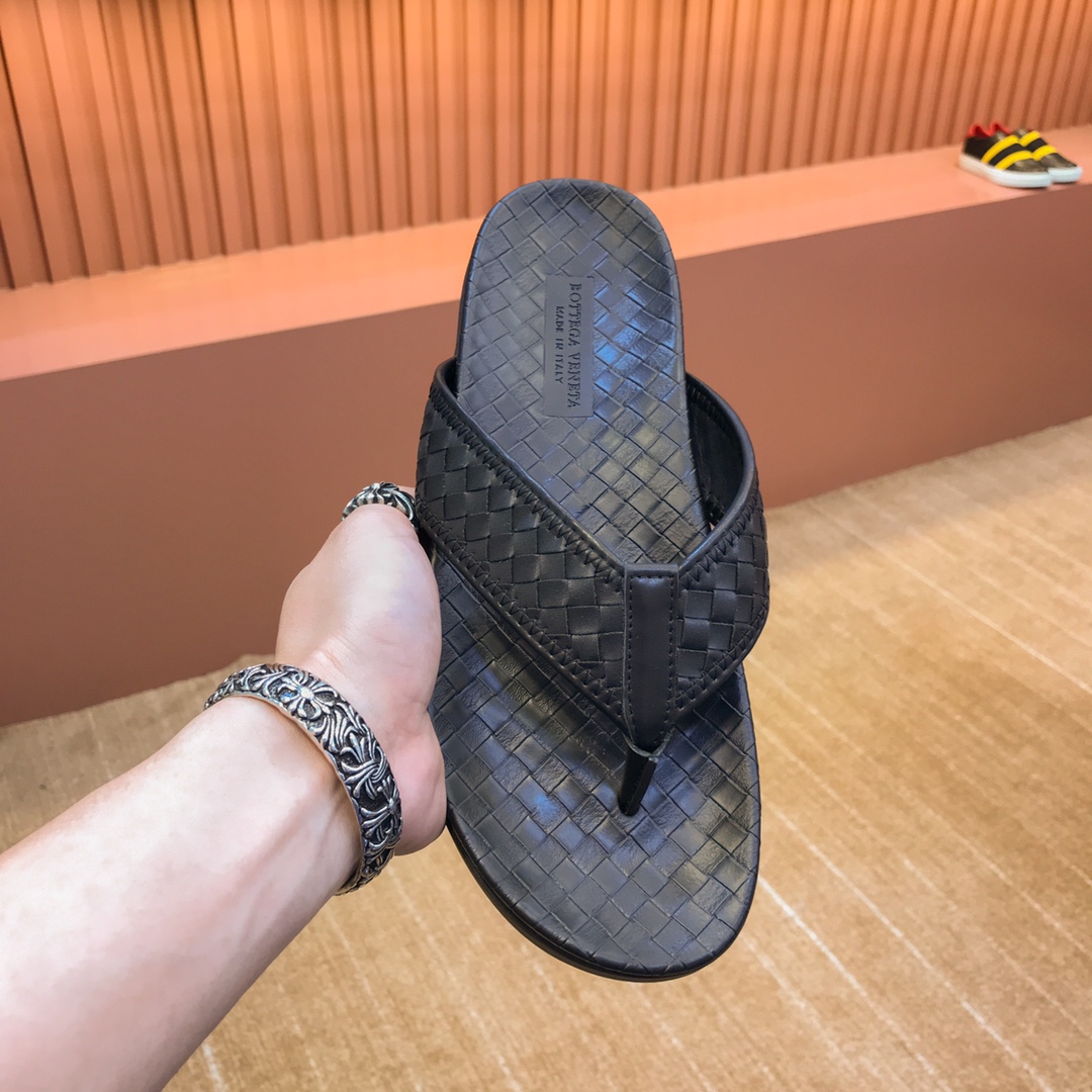 I0 Bottega Veneta 鞋面采用优质面料 特供大底 质感超赞 细节决定品质 38-44。