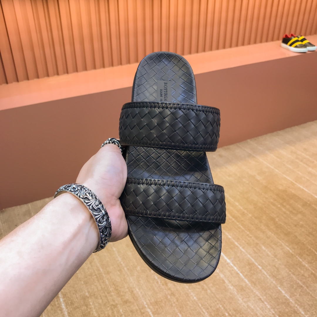 I0 Bottega Veneta 鞋面采用优质面料 特供大底 质感超赞 细节决定品质 38-44。