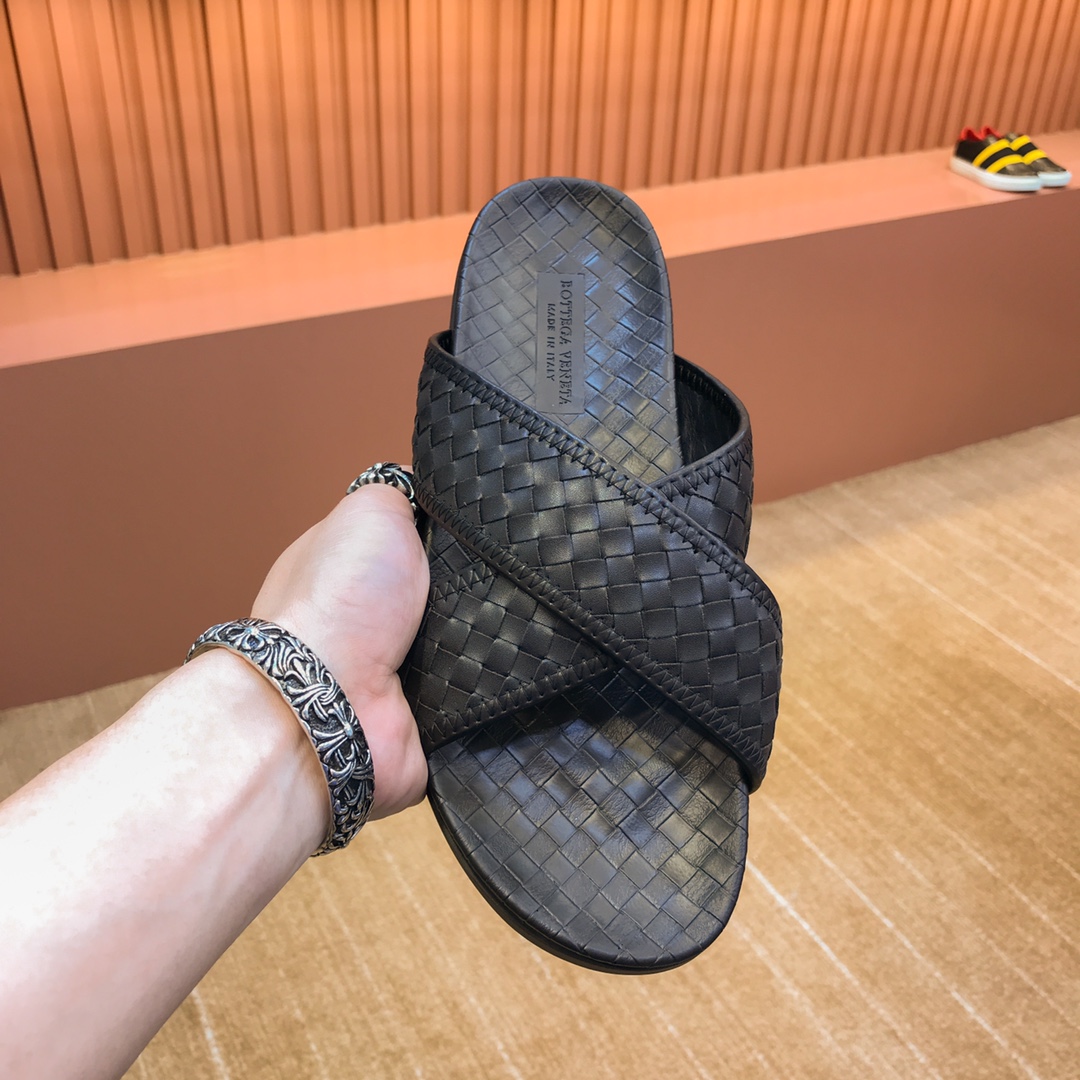 I0 Bottega Veneta 鞋面采用优质面料 特供大底 质感超赞 细节决定品质 38-44。。。