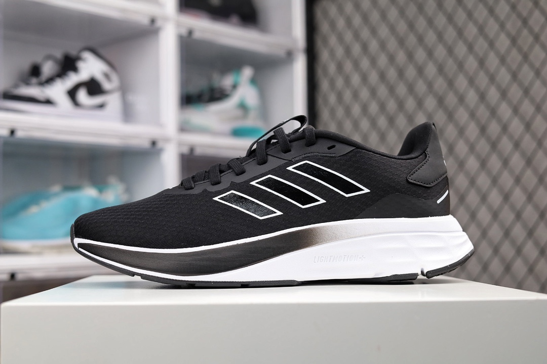 G0 Adidas Speedmotion 飞马 越野跑鞋 依旧采用Nike React缓冲垫，封装的Zoom Air和Pegasus Trail 2的外底胎面透气的网眼与覆盖层搭配，经过重新加工，提高了耐用性，改善了锁定效果×993WS