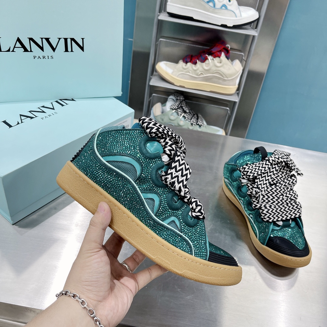 NO:649544,The latest LANVIN third generation, the latest catwalk CURB series casual sports shoes, the official website has become popular all over the world, and major Internet celebrities are also crazy about it. It takes 2 months to make the original 1:1 heavy molding process. The fabric is made of imported cow frosted environmentally friendly cow suede gold mesh fabric. The inner is soft and breathable space cotton fabric. Original molded two-color TPU outsole. Women's model 35#-40#, men's model 39#-44#, basic model (splash ink, print logo)  Austrian diamond full diamond model), casual shoes/sports shoes, sneakers19860909最新款LANVIN浪凡三代 最新走秀款CURB系列休闲运动鞋,官网一出热度火爆整个全球,各大网红也疯狂上脚 耗时2个月原版1:1开模重工艺制作,面料采用进口牛磨砂环保牛反绒金钢网织物 内里柔软透气太空棉面料原版开模双色TPU大底 女款35#-40# 男款39#-44# 基本款（泼墨 打印logo 奥钻满钻款）,休闲鞋/运动鞋,sneakers,Women's Shoes