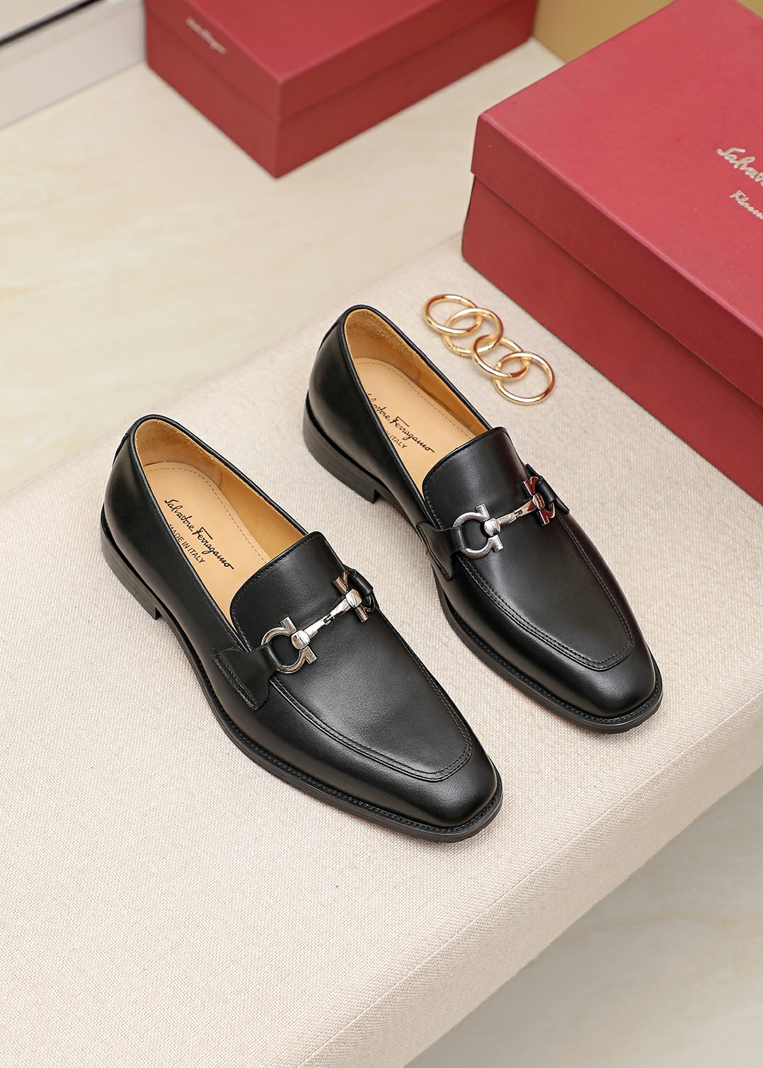 J0 Ferragamo 菲拉格慕••男士🚹皮鞋•✔顶级代购原单货、原版进口牛皮 ➕进口羊皮内里➕羊皮垫脚、原版大底