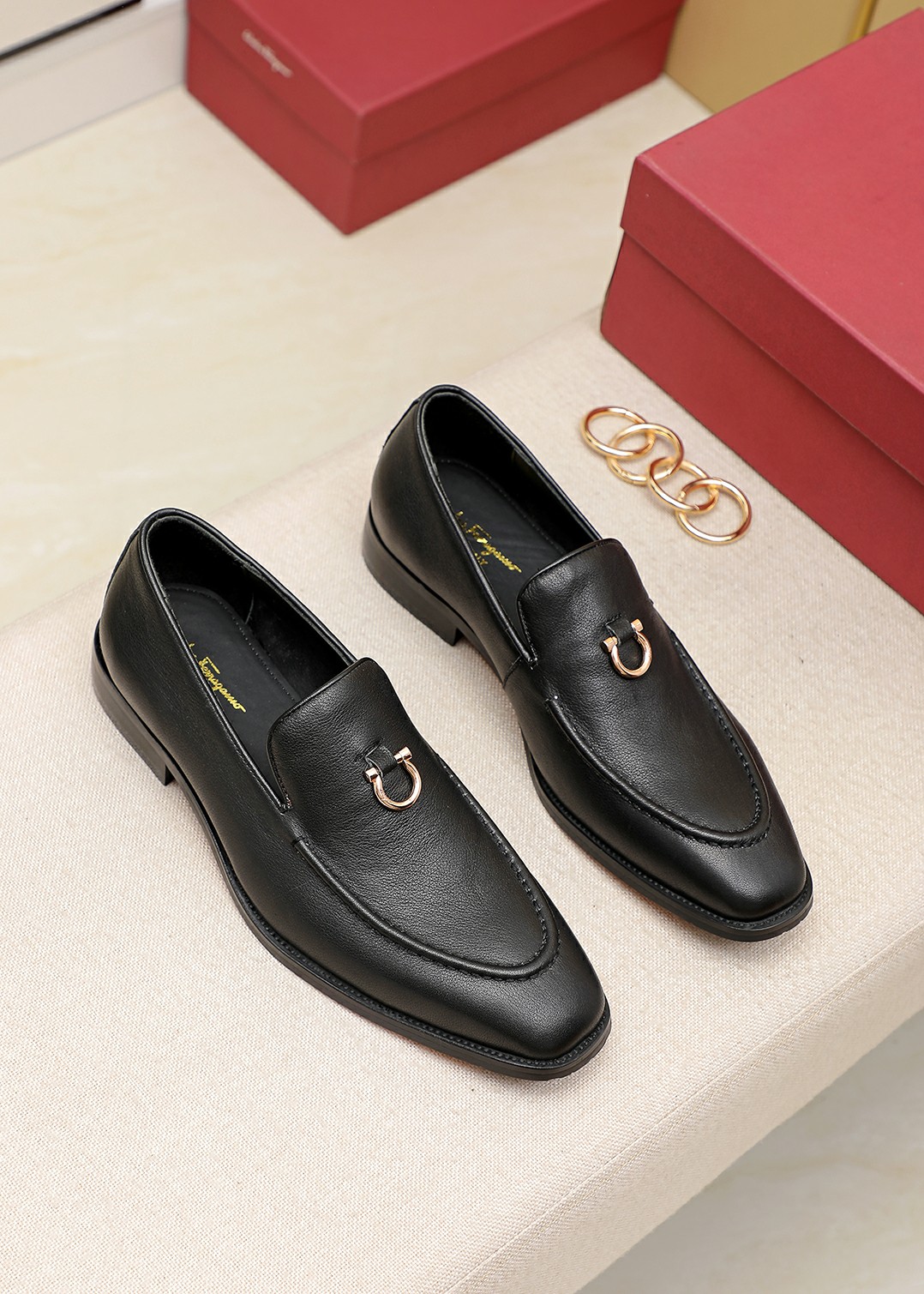 J0 Ferragamo 菲拉格慕••男士🚹皮鞋•✔顶级代购原单货、原版进口牛皮 ➕进口羊皮内里➕羊皮垫脚、原版大底