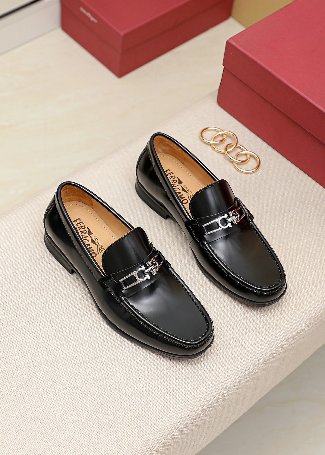 J0 Ferragamo 菲拉格慕••男士🚹皮鞋•✔顶级代购原单货、原版进口牛皮 ➕进口羊皮内里➕羊皮垫脚、原版大底