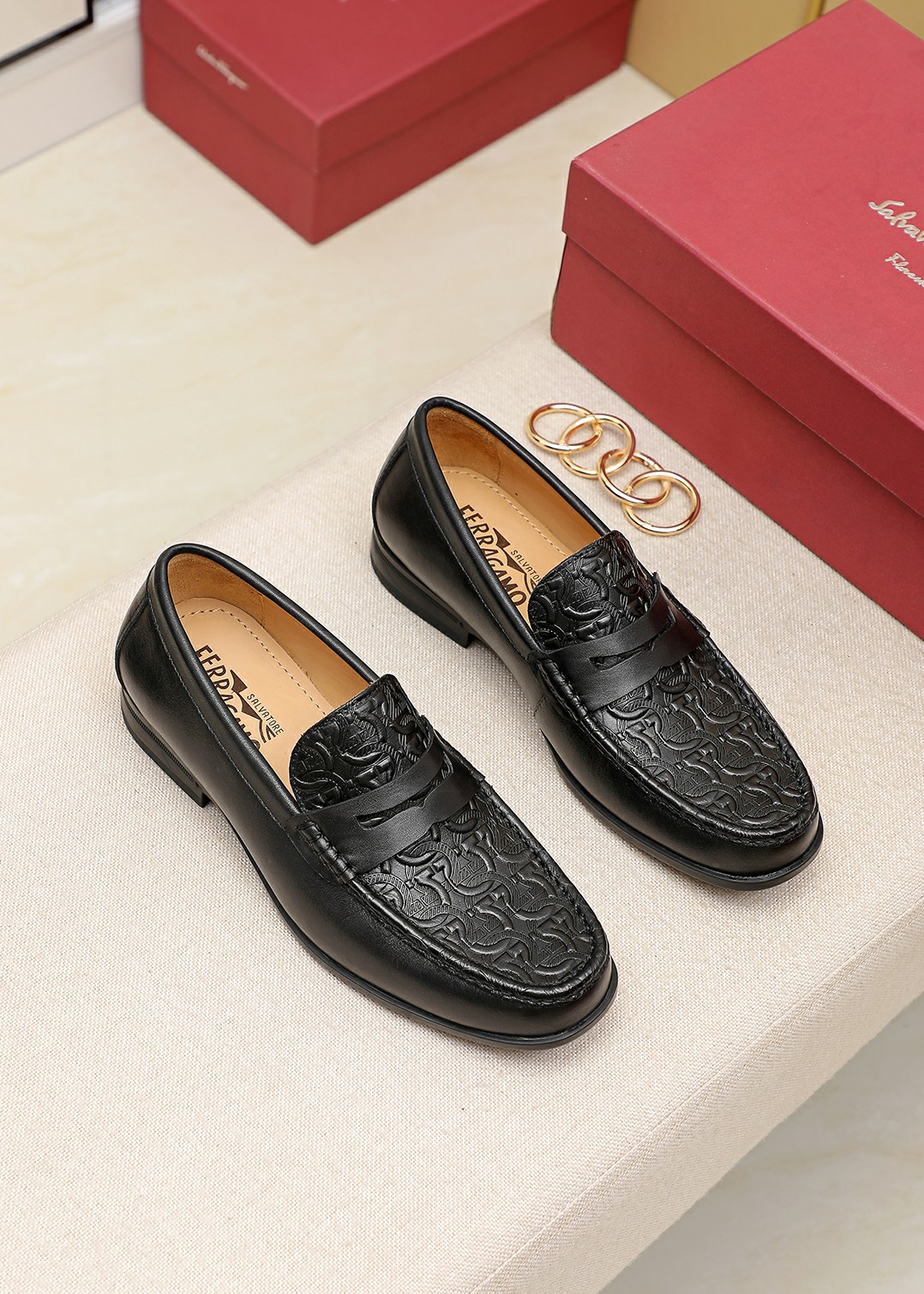 J0 Ferragamo 菲拉格慕••男士🚹皮鞋•✔顶级代购原单货、原版进口牛皮 ➕进口羊皮内里➕羊皮垫脚、原版大底