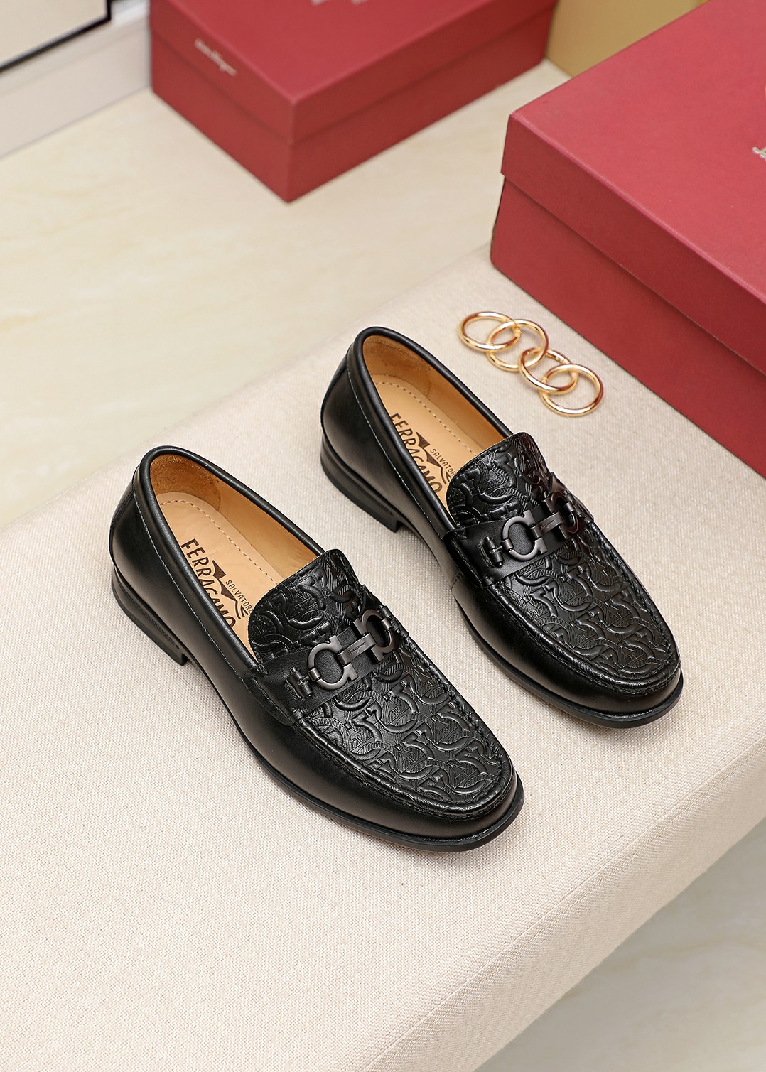 J0 Ferragamo 菲拉格慕••男士🚹皮鞋•✔顶级代购原单货、原版进口牛皮 ➕进口羊皮内里➕羊皮垫脚、原版大底