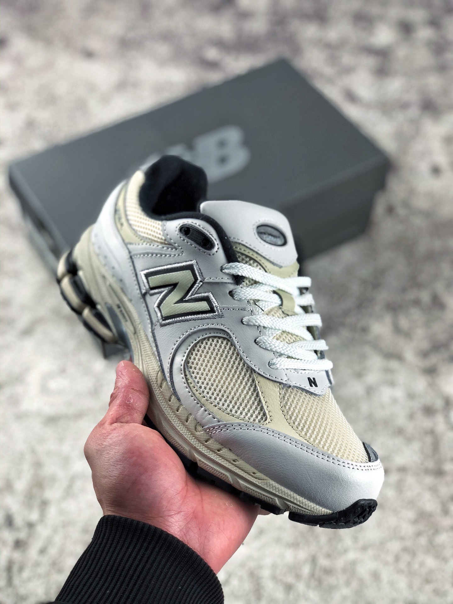 本地自取 支持放店
New Balance 2002系列 复古休闲跑步鞋 ML2002RQ
尺码：36 37 37.5 38 38.5 39 40 40.5 41 42 42.5 43 44 45