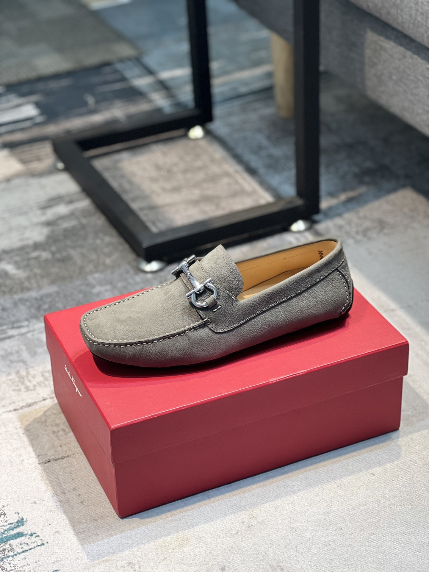 K0 菲拉格慕Ferragamo男士豆豆鞋 2022官网同步〈高端品质 顶级版本〉牛皮荔枝纹，杏色牛里 原版包装 。