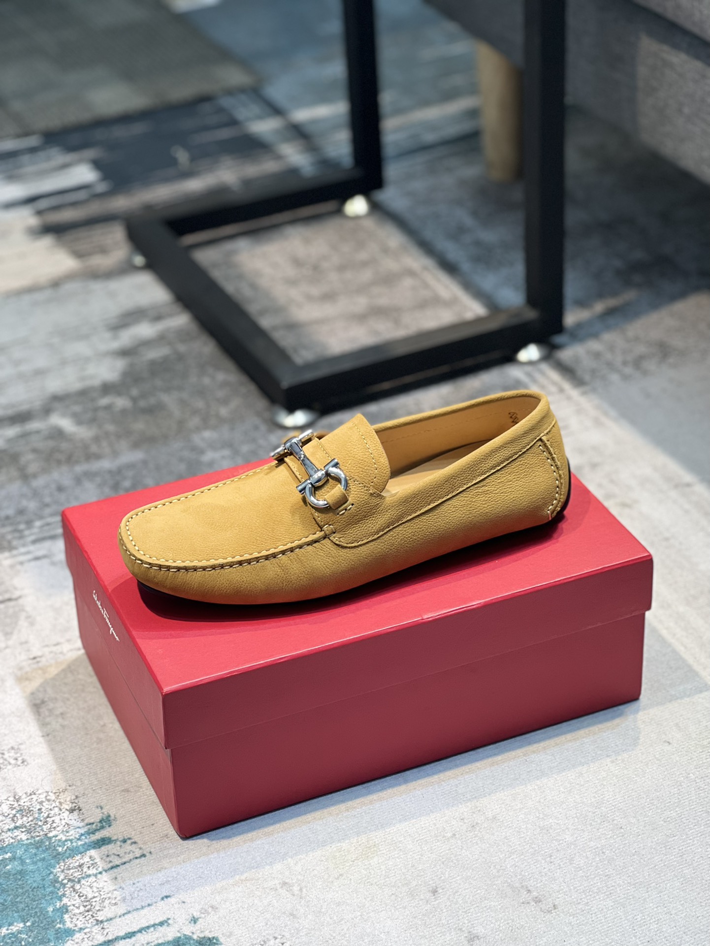 K0 菲拉格慕Ferragamo男士豆豆鞋 2022官网同步〈高端品质 顶级版本〉牛皮荔枝纹，杏色牛里 原版包装 。