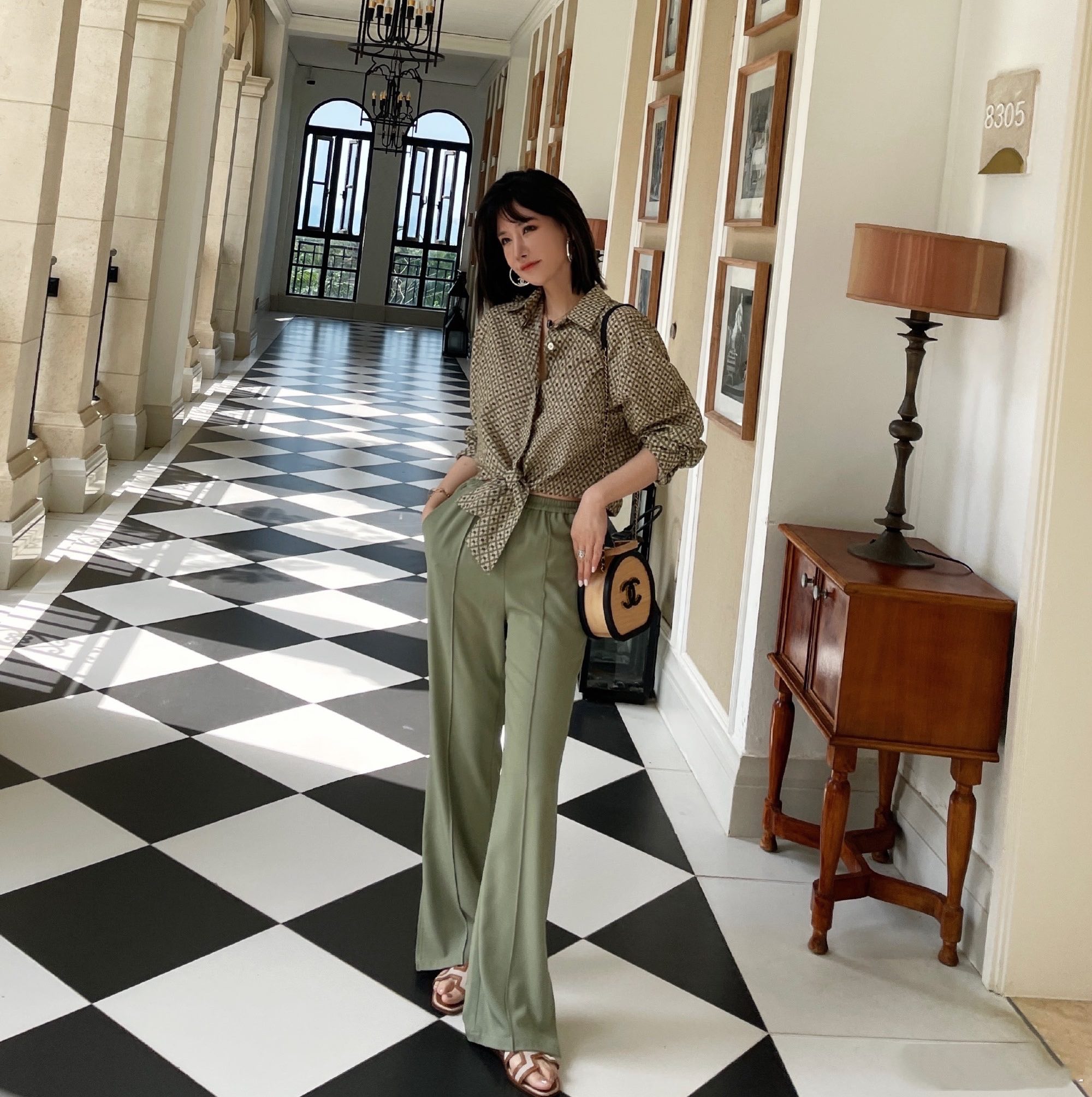 NO:253998,Super recommended ~ Denim gold-brown cowhide contrast color splicing new H-type Oran flat slippers, slippers, slippers, cowhide19860909超级推荐~牛仔布金棕色牛皮撞色拼接新款H型Oran平底拖鞋,拖鞋,slippers,cowhide,Women's Shoes