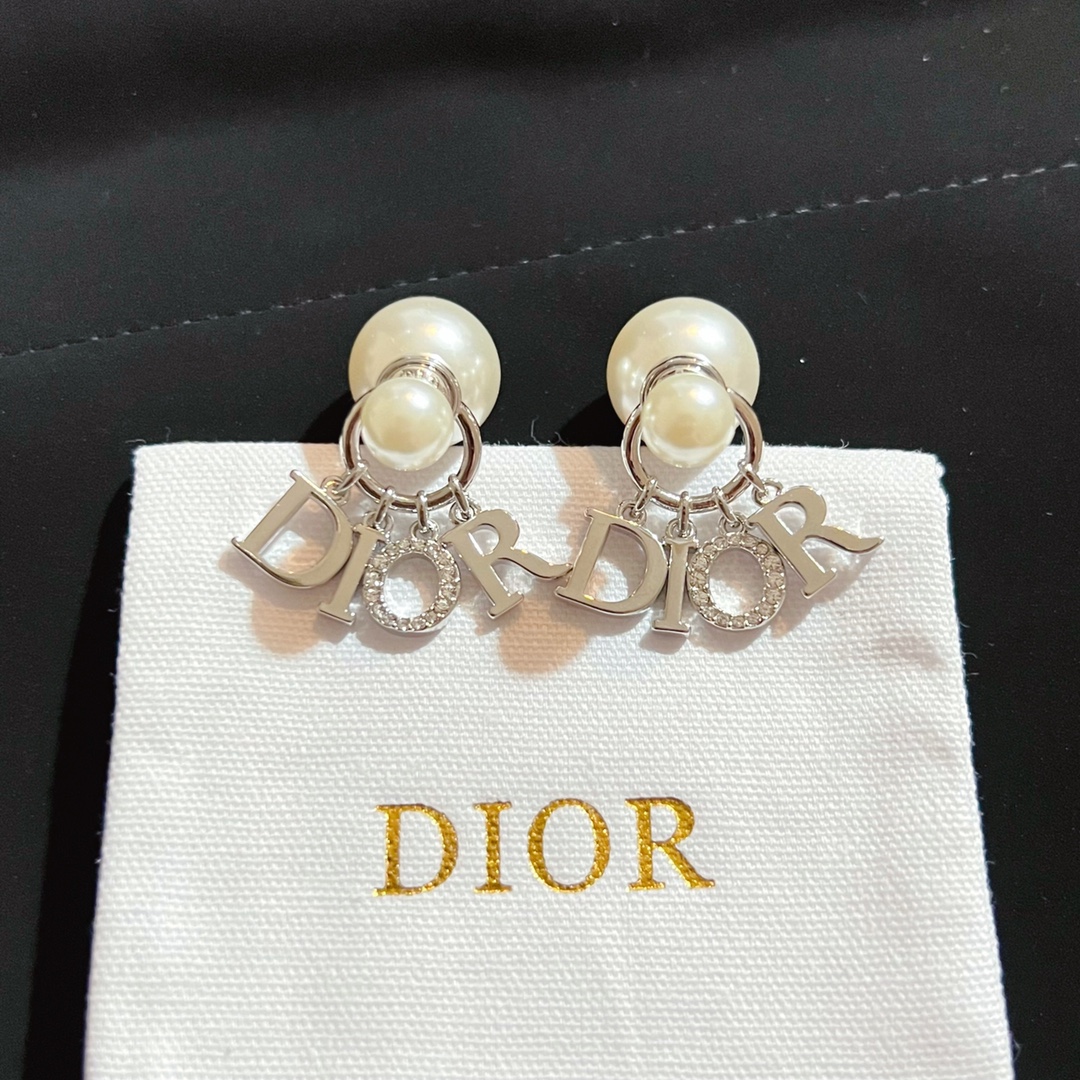 Dior copia
 Gioielleria Orecchino Dalla Cina 2024
 Argento 925