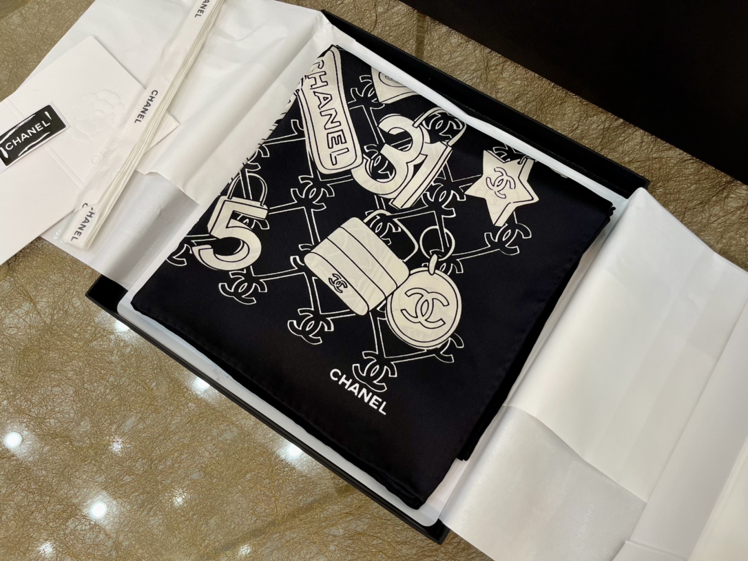 CHANEL香奈儿𝟐𝟎𝟐𝟐春夏新品100%真丝丝巾