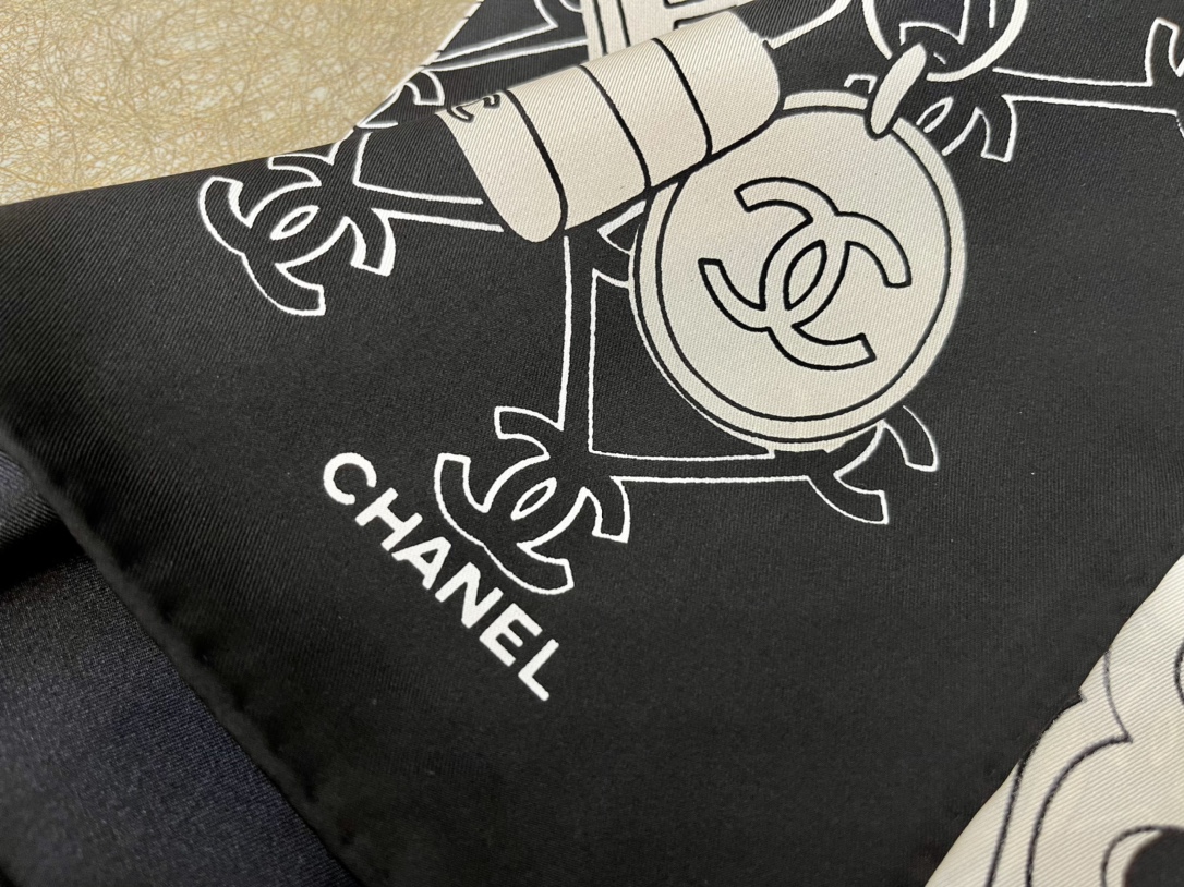 CHANEL香奈儿𝟐𝟎𝟐𝟐春夏新品100%真丝丝巾