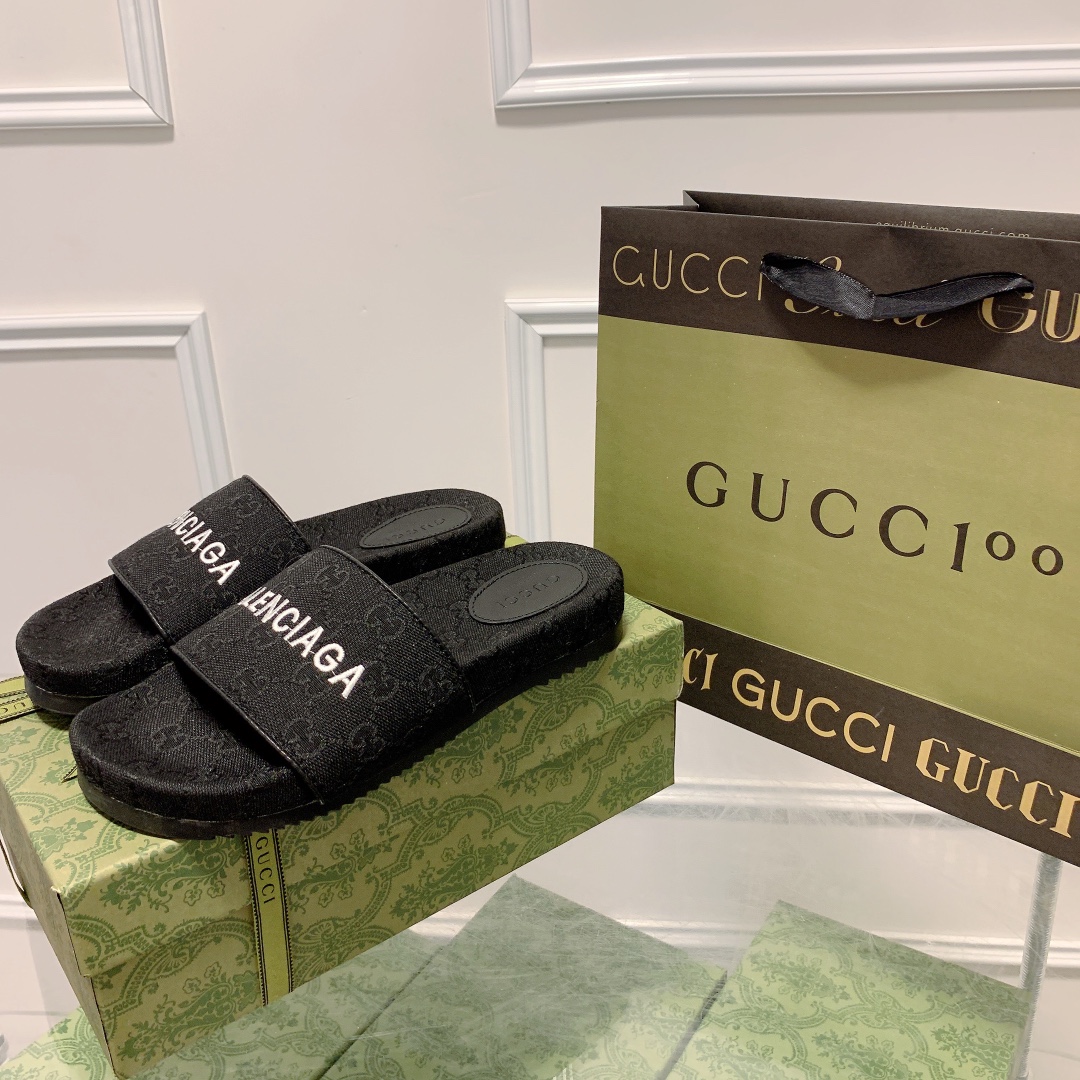 Gucci x The North Face Embroidered Slide Sandal - Stylish Comfort 5 i1648444279 7213 1