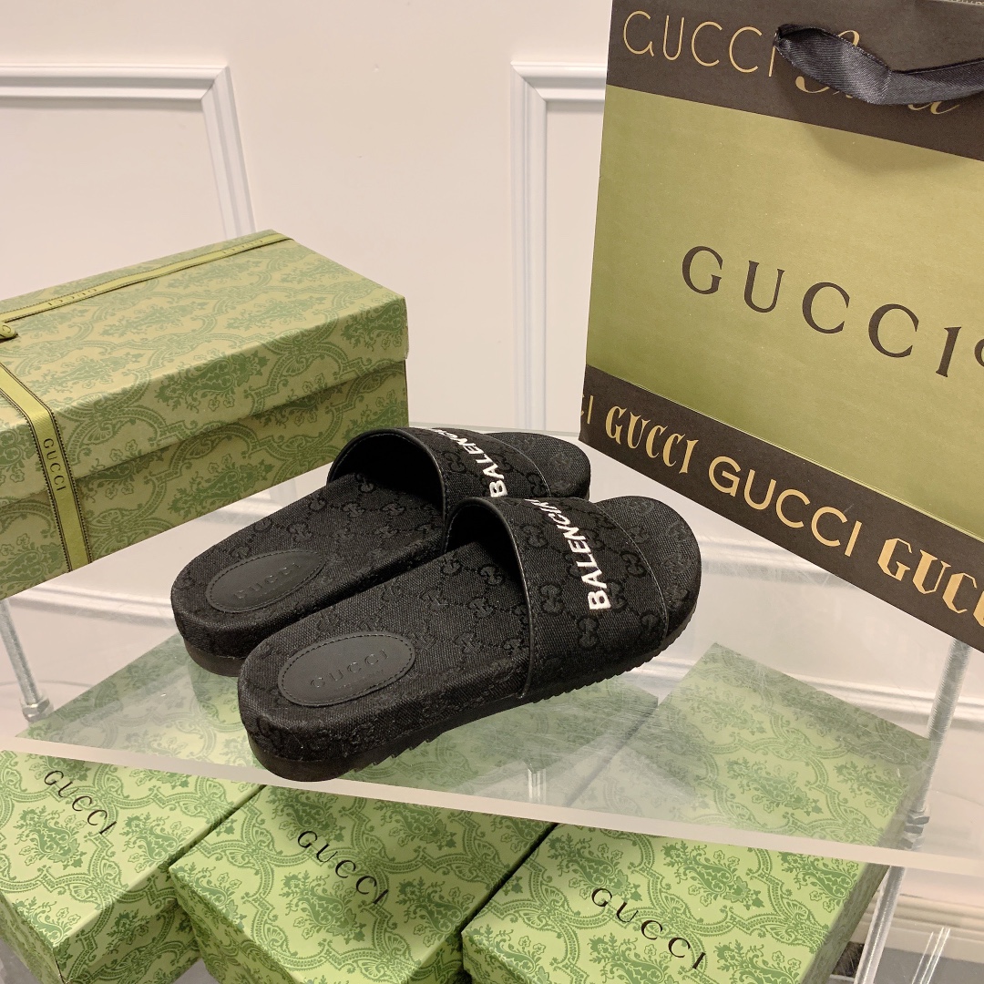 Gucci x The North Face Embroidered Slide Sandal - Stylish Comfort 7 i1648444279 7267 3