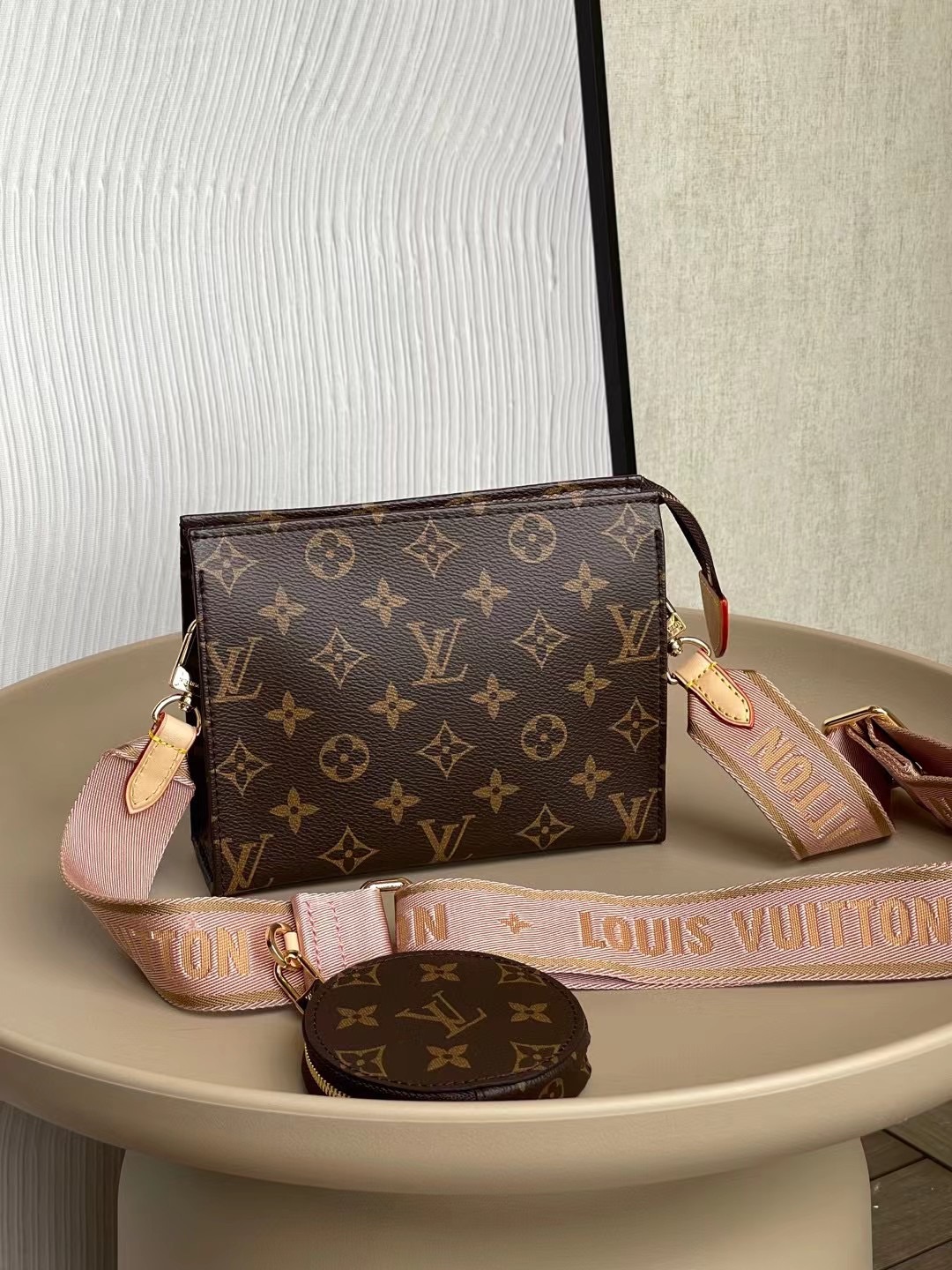 Louis Vuitton Clutches & Pouch Bags Crossbody & Shoulder Bags Replica Online
 Pink Monogram Canvas M47546