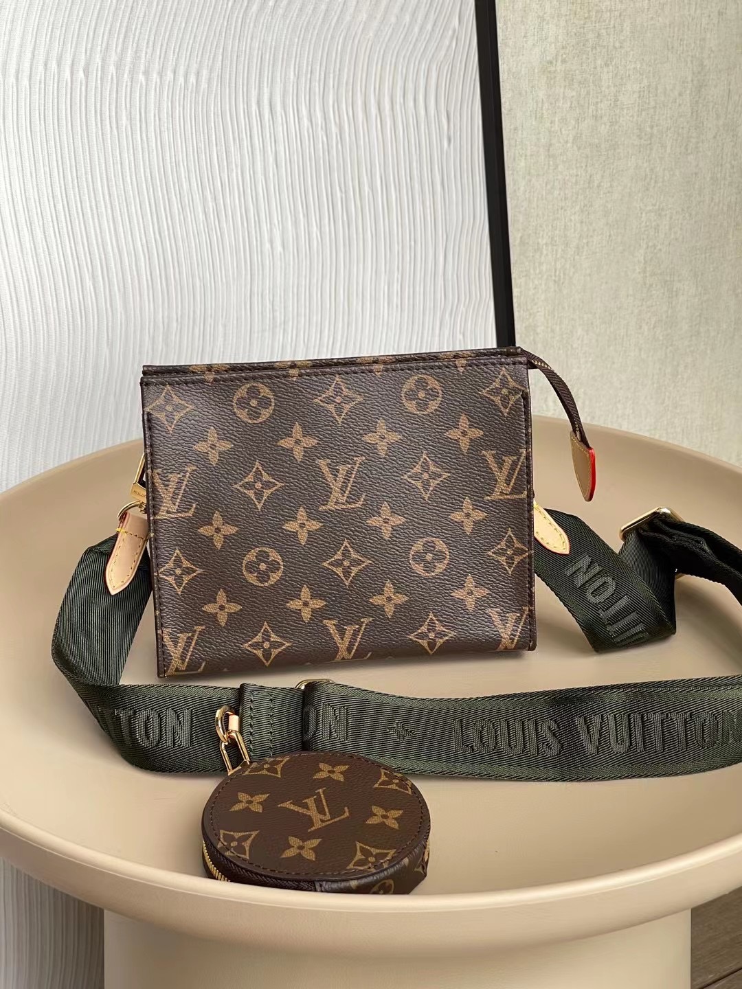 Louis Vuitton Clutches & Pouch Bags Crossbody & Shoulder Bags Green Monogram Canvas M47546
