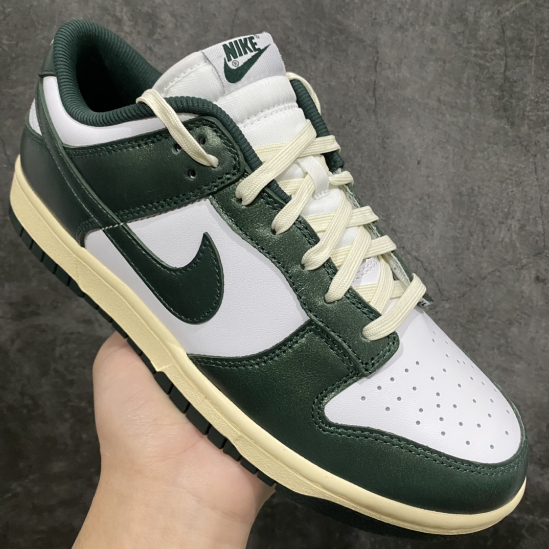 图片[3]-M版Dunk Low \” Vintage Green\” 白绿做旧 低帮运动休闲板鞋 DQ8580-100 全新批次 升级出货市售最高天花板品质 国内一线头部大厂出品 知名厂牌同源 好货不怕迟 新楦新纸板冲刀 全方位细节全部到位 甚至细节处理比正品更顶 ！全网最高品质 不接受反驳 省钱秘诀真香定律 找我稳妥安排 🤟🏻 尺码：36 36.5 37.5 38 38.5 3 40 40.5 41 42 42.5 43 44 44.5 45 46-选品中心