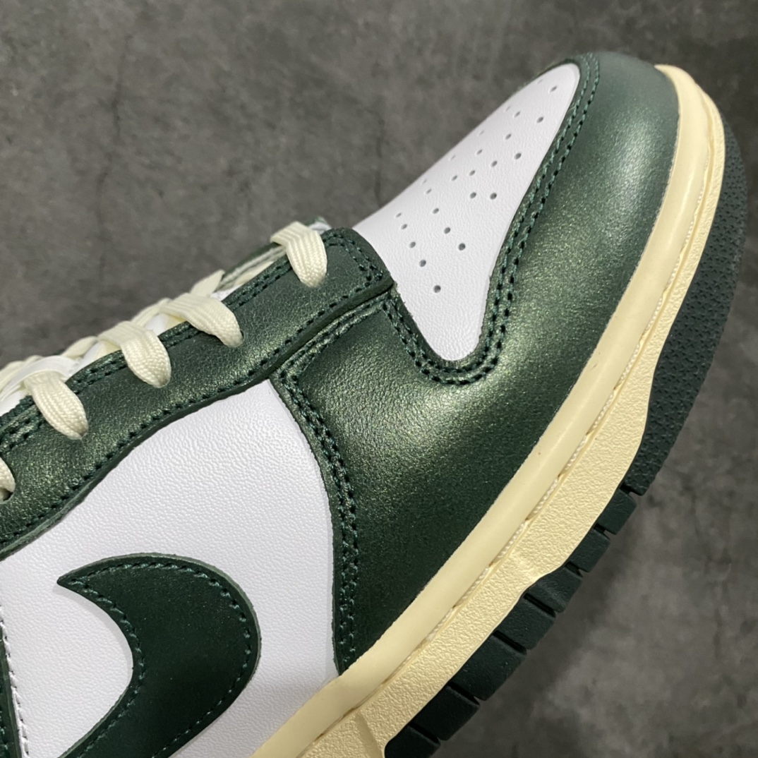 图片[6]-M版Dunk Low \” Vintage Green\” 白绿做旧 低帮运动休闲板鞋 DQ8580-100 全新批次 升级出货市售最高天花板品质 国内一线头部大厂出品 知名厂牌同源 好货不怕迟 新楦新纸板冲刀 全方位细节全部到位 甚至细节处理比正品更顶 ！全网最高品质 不接受反驳 省钱秘诀真香定律 找我稳妥安排 🤟🏻 尺码：36 36.5 37.5 38 38.5 3 40 40.5 41 42 42.5 43 44 44.5 45 46-选品中心
