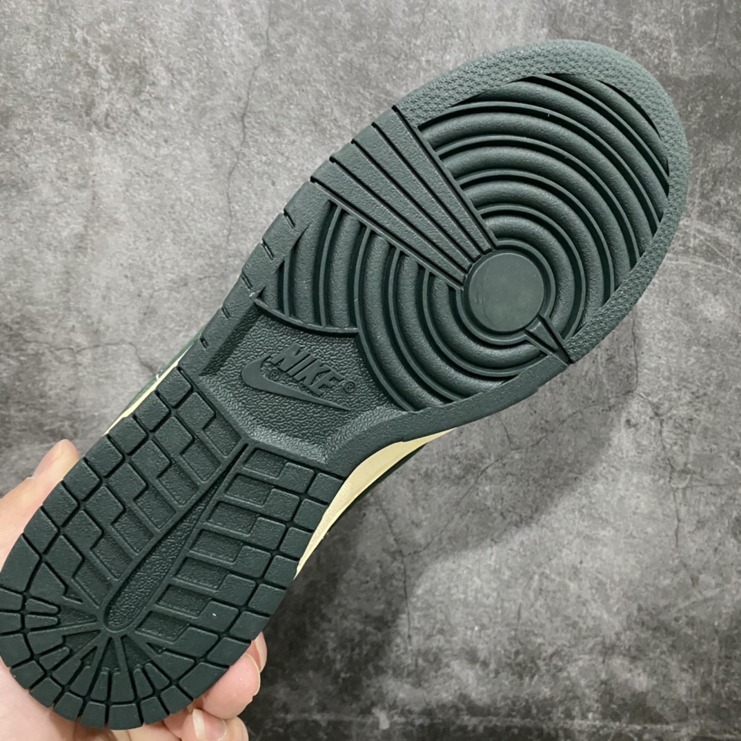 图片[9]-M版Dunk Low \” Vintage Green\” 白绿做旧 低帮运动休闲板鞋 DQ8580-100 全新批次 升级出货市售最高天花板品质 国内一线头部大厂出品 知名厂牌同源 好货不怕迟 新楦新纸板冲刀 全方位细节全部到位 甚至细节处理比正品更顶 ！全网最高品质 不接受反驳 省钱秘诀真香定律 找我稳妥安排 🤟🏻 尺码：36 36.5 37.5 38 38.5 3 40 40.5 41 42 42.5 43 44 44.5 45 46-选品中心