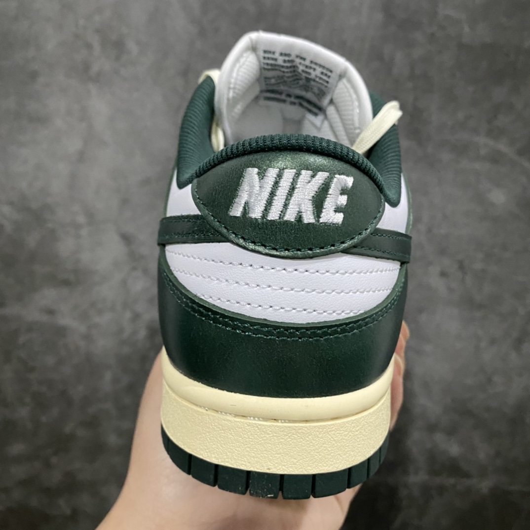 图片[4]-M版Dunk Low \” Vintage Green\” 白绿做旧 低帮运动休闲板鞋 DQ8580-100 全新批次 升级出货市售最高天花板品质 国内一线头部大厂出品 知名厂牌同源 好货不怕迟 新楦新纸板冲刀 全方位细节全部到位 甚至细节处理比正品更顶 ！全网最高品质 不接受反驳 省钱秘诀真香定律 找我稳妥安排 🤟🏻 尺码：36 36.5 37.5 38 38.5 3 40 40.5 41 42 42.5 43 44 44.5 45 46-选品中心