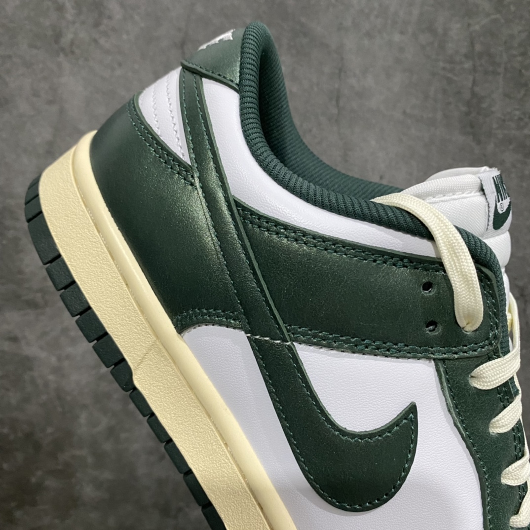 图片[7]-M版Dunk Low \” Vintage Green\” 白绿做旧 低帮运动休闲板鞋 DQ8580-100 全新批次 升级出货市售最高天花板品质 国内一线头部大厂出品 知名厂牌同源 好货不怕迟 新楦新纸板冲刀 全方位细节全部到位 甚至细节处理比正品更顶 ！全网最高品质 不接受反驳 省钱秘诀真香定律 找我稳妥安排 🤟🏻 尺码：36 36.5 37.5 38 38.5 3 40 40.5 41 42 42.5 43 44 44.5 45 46-选品中心