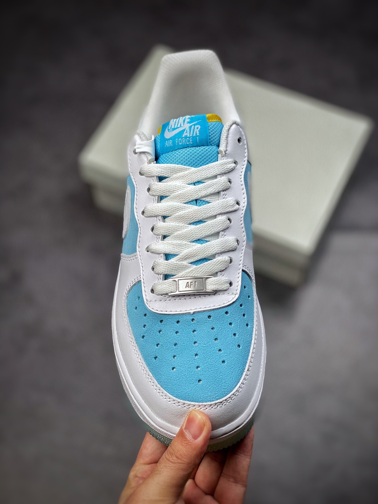 200  Nike Air Force 1 Low 07 白蓝水晶底AA7687-400