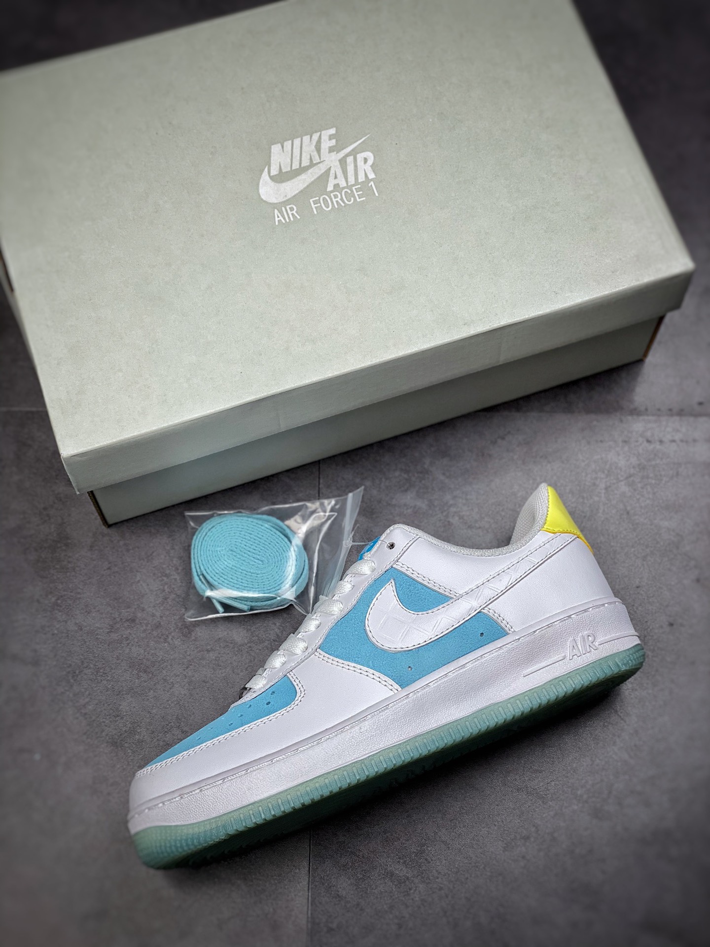 200  Nike Air Force 1 Low 07 白蓝水晶底AA7687-400