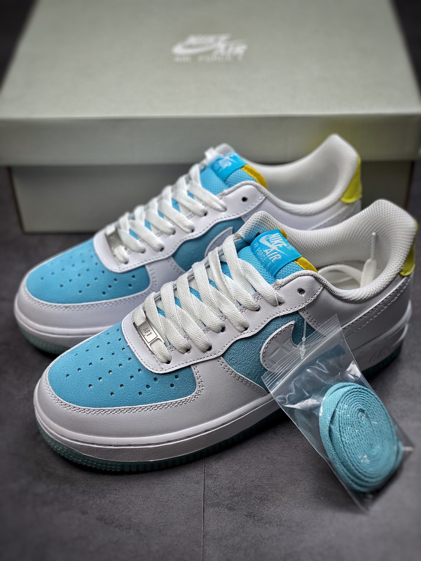 200  Nike Air Force 1 Low 07 白蓝水晶底AA7687-400