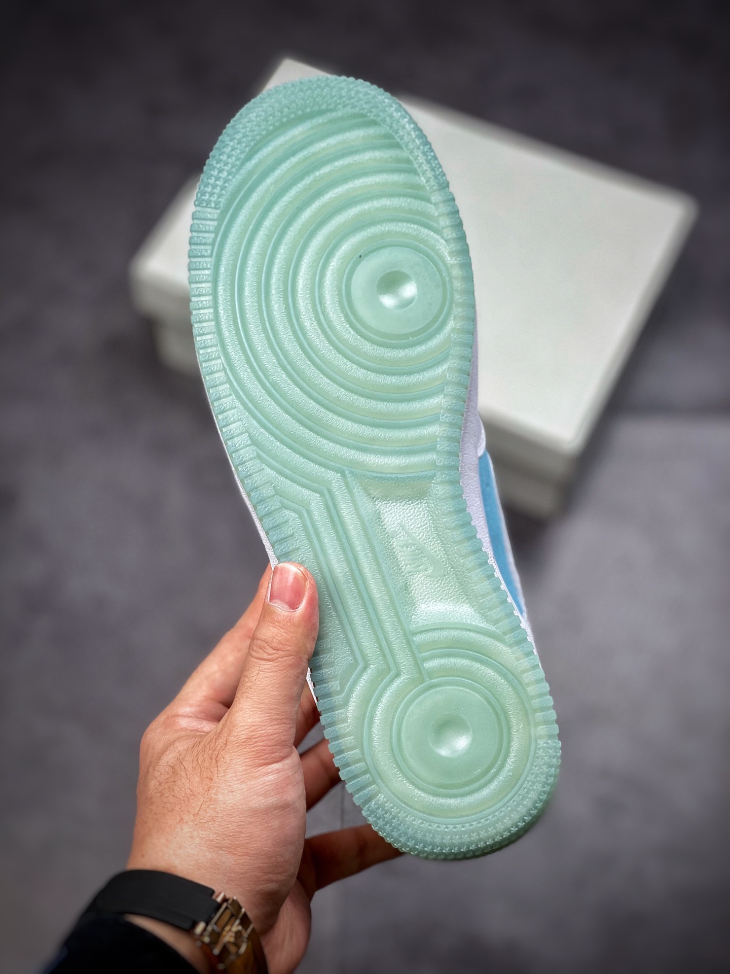 200  Nike Air Force 1 Low 07 白蓝水晶底AA7687-400