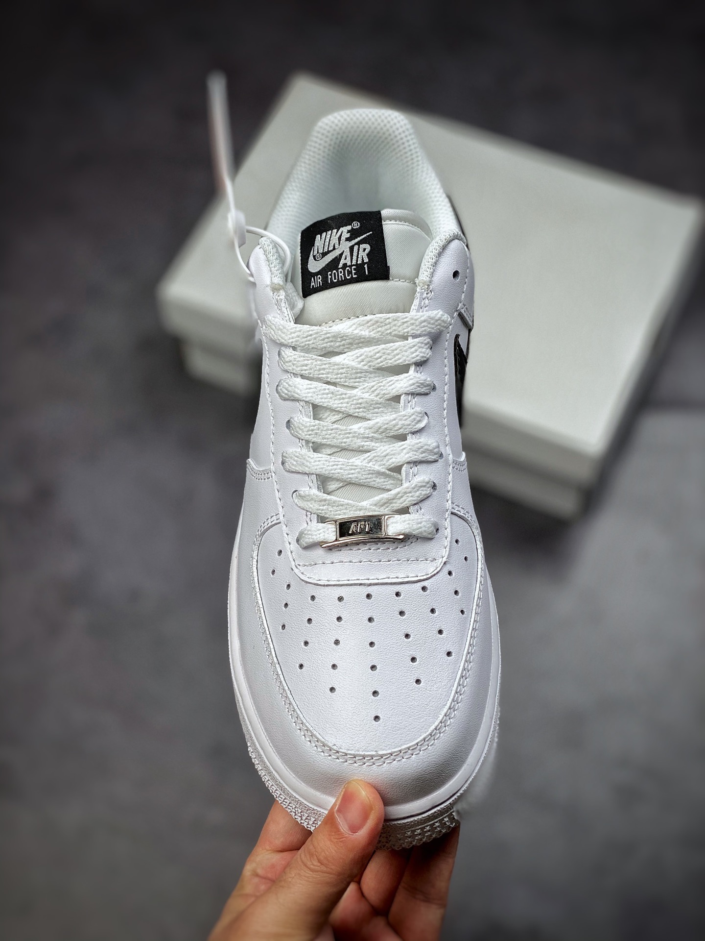 150  Nike Air Force 1 Low 07 硬皮白黑 CT7724-100