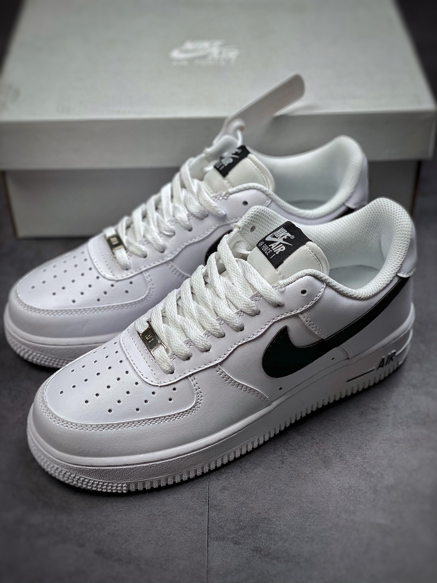 150  Nike Air Force 1 Low 07 硬皮白黑 CT7724-100