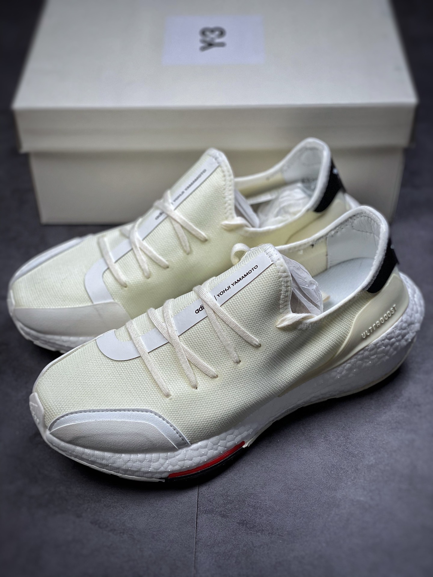 200  阿迪达斯Adidas Y3 Ultra Boost 山本耀司 缓震休闲运动跑鞋H67477DD
