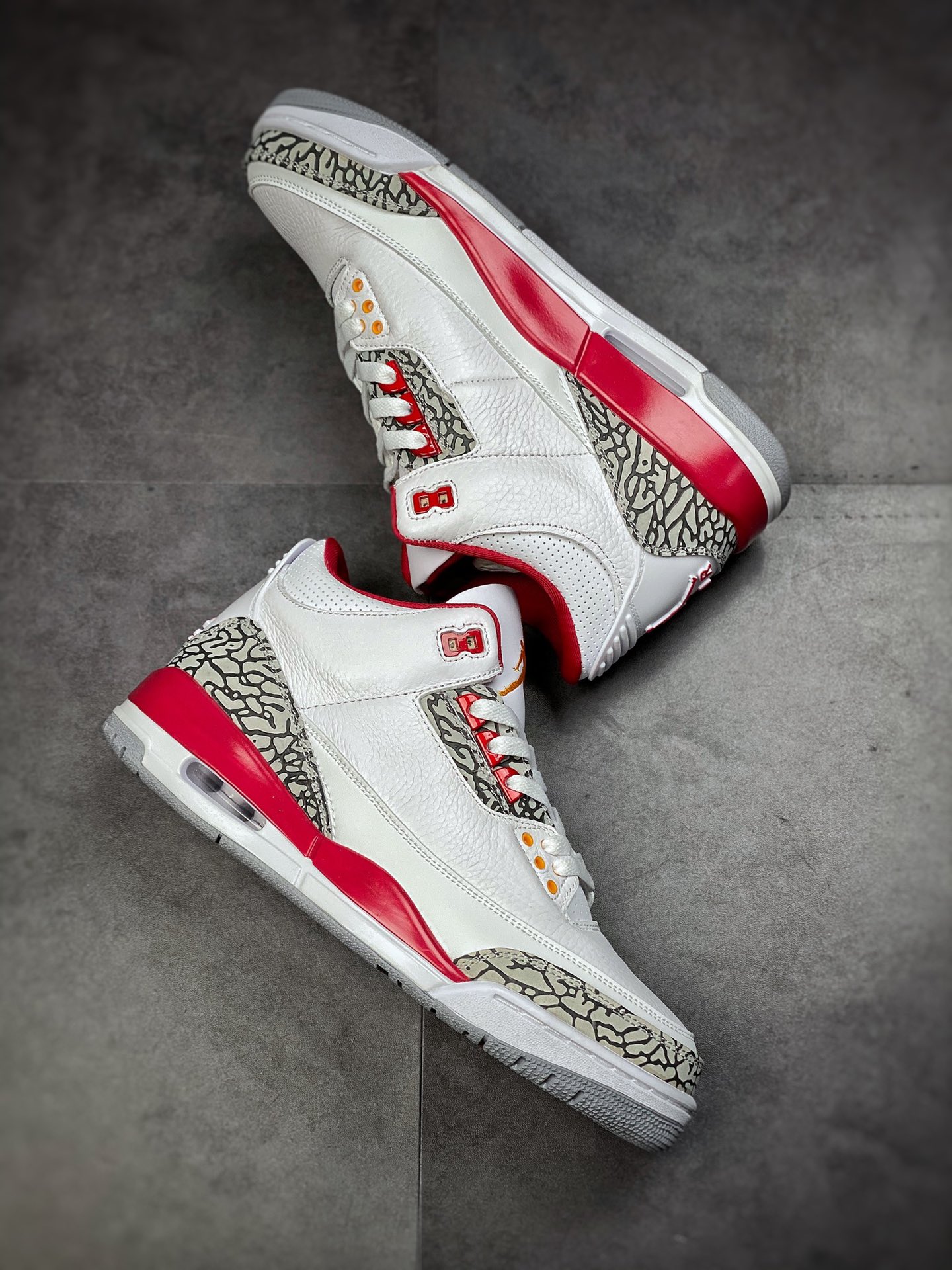240  Air Jordan 3 Retro ”Cardinal Red” 白酒红红雀配色CT8532-126