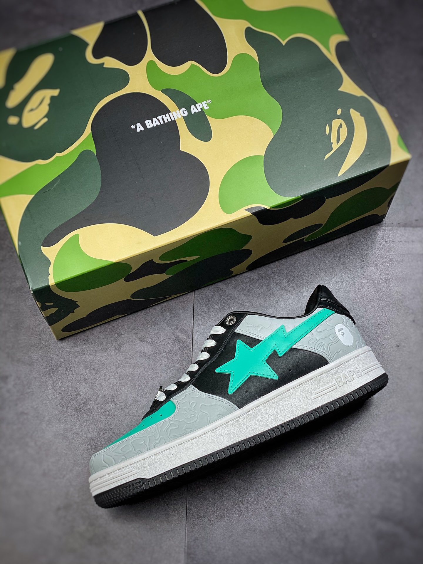 380  BAPE SK8 STA 猿人头联名板鞋/黑灰绿拼色 1H70191002