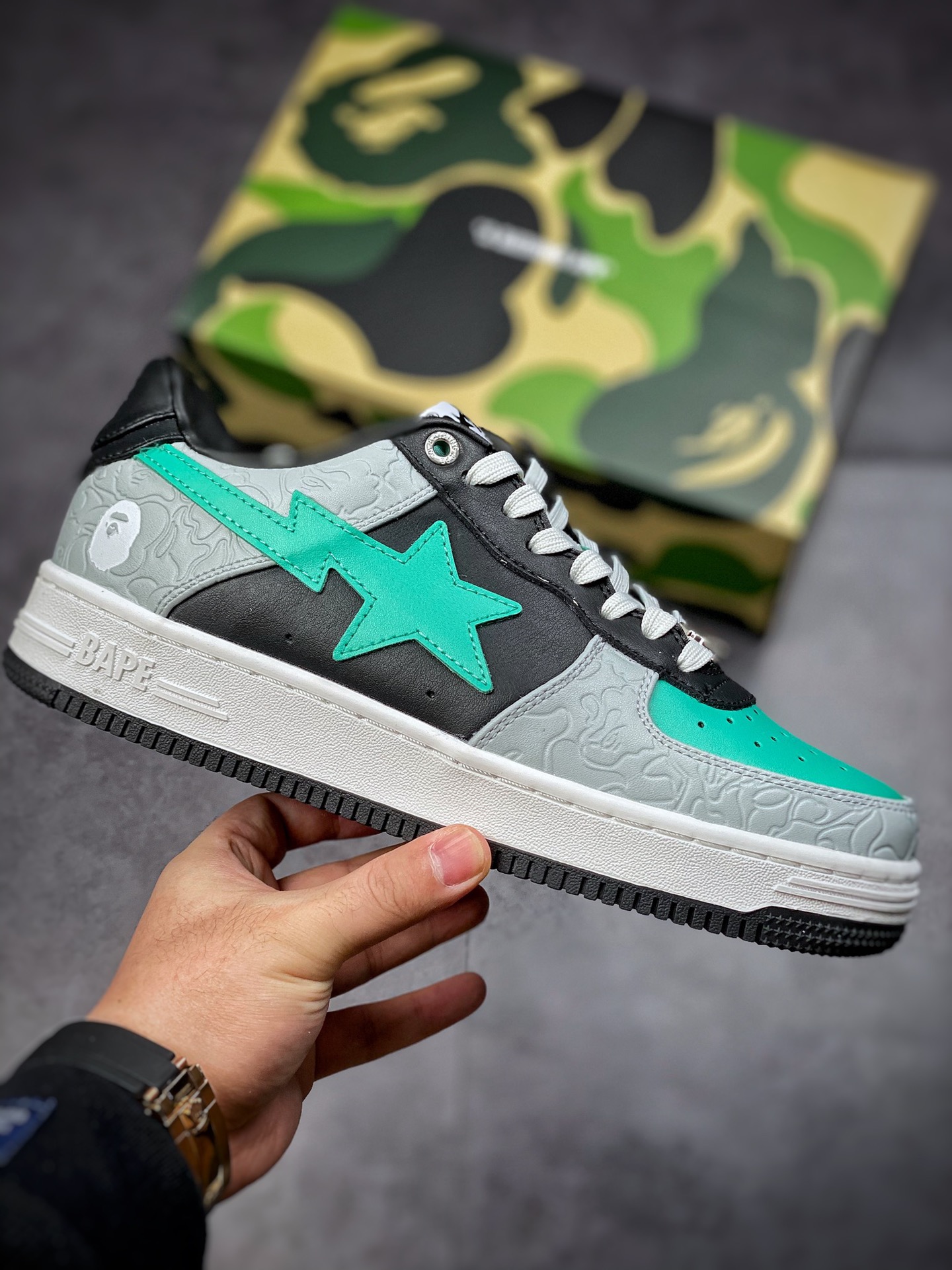 380  BAPE SK8 STA 猿人头联名板鞋/黑灰绿拼色 1H70191002