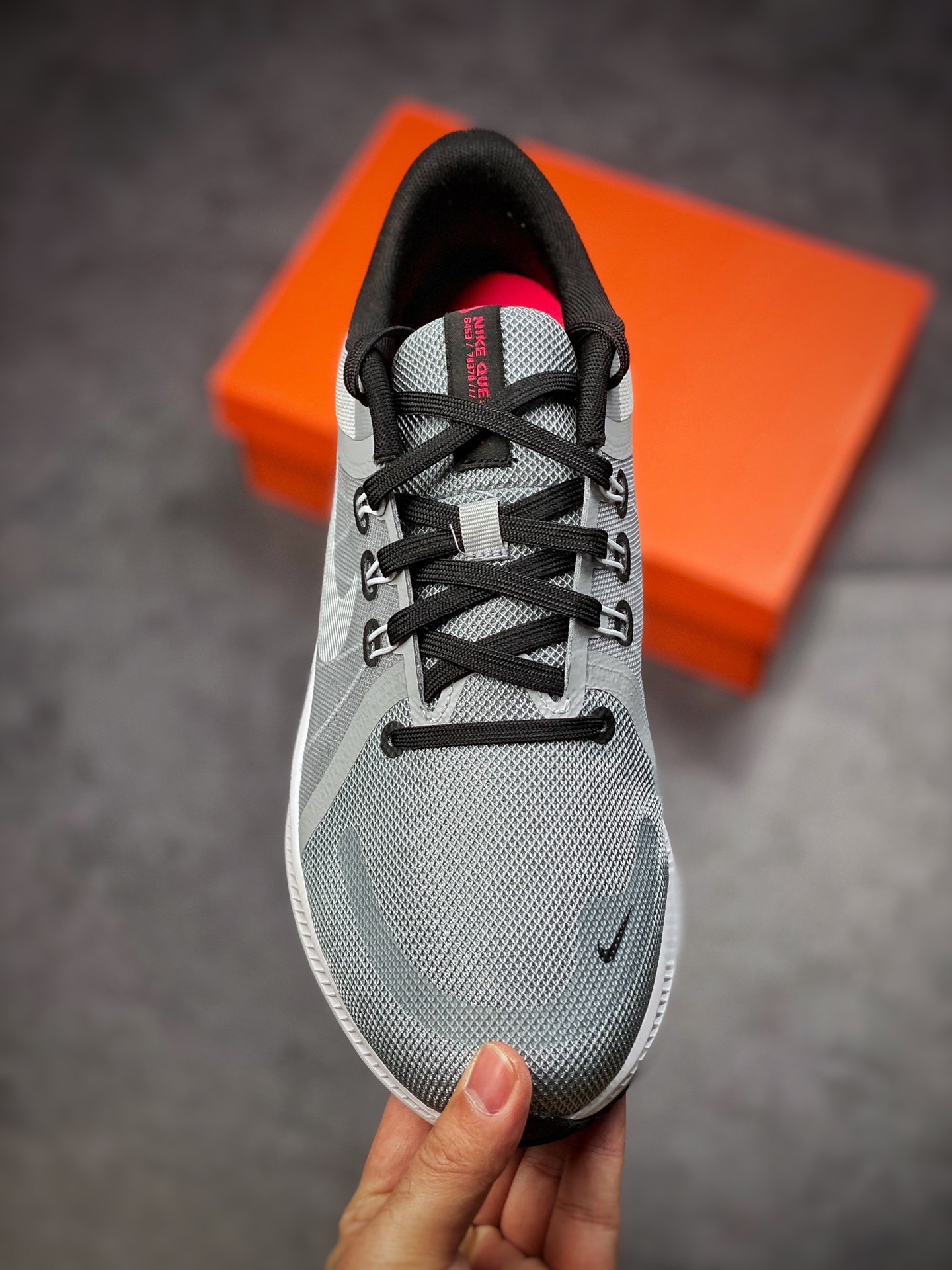 180  Nike Air Zoom Winflo 4 灰白 DA1105-007