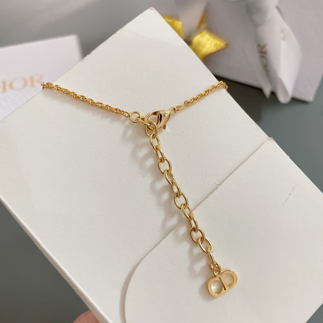 高品质 细节如图 【D蝴蝶结吊爱心项链】非常罕见稀少的中古款，必入！，Vintage 经典永不过时！不规