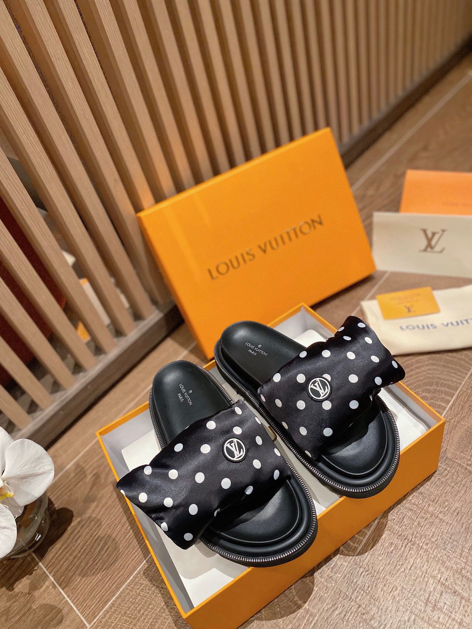 Louis Vuitton Shoes Slippers Luxury Shop
 Sheepskin Silk Spring/Summer Collection