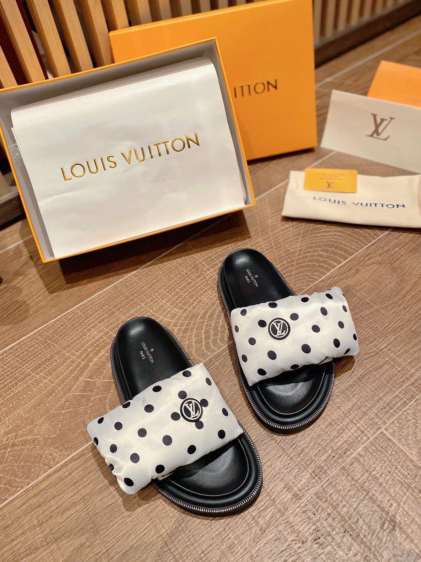 Louis Vuitton Shoes Slippers Sheepskin Silk Spring/Summer Collection