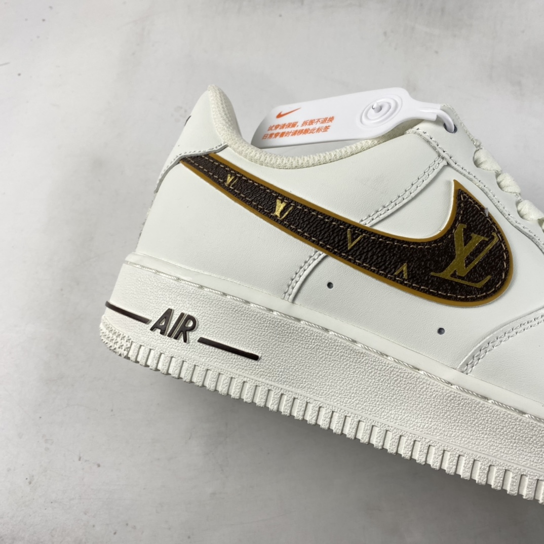 P240  驴牌 x Nike Air Force 1’07 Low 联名定制款 空军一号低帮休闲板鞋 KV3696-880