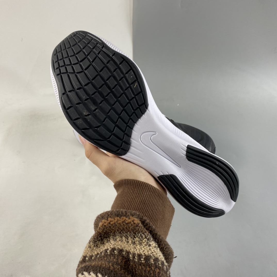 P260  Nike Zoom Fly 4 耐克男子超弹碳板跑步鞋 CT2392-001 44.5 45