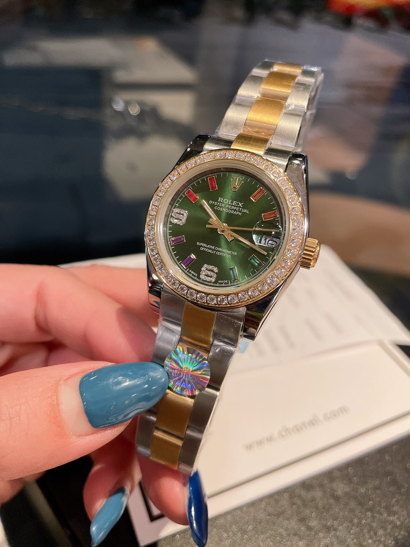 L5   劳力士 Rolex  日志 系列经典女款31男款38 实芯三珠钢带-原装压扣  设计显出独特高贵优雅女神气质316精钢表壳搭配施华洛世奇水晶钻石，纯手工镶嵌而成，女性气质，高端大气，不显浮华的风格广受成功人士喜爱，逐渐深刻人心，并备受各界女士推重。工艺精湛，糅合尊贵、典雅和独特气质于一身”},”normal”:false,”old_share_time”:”