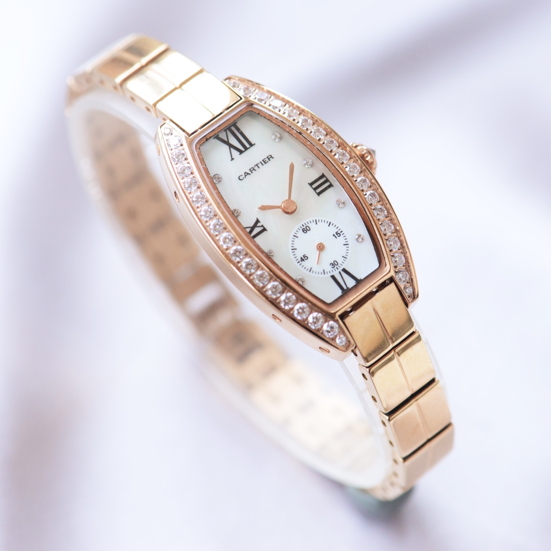 卡地亚-CARTIER MINI酒桶两针半女士腕表 进口石英机芯