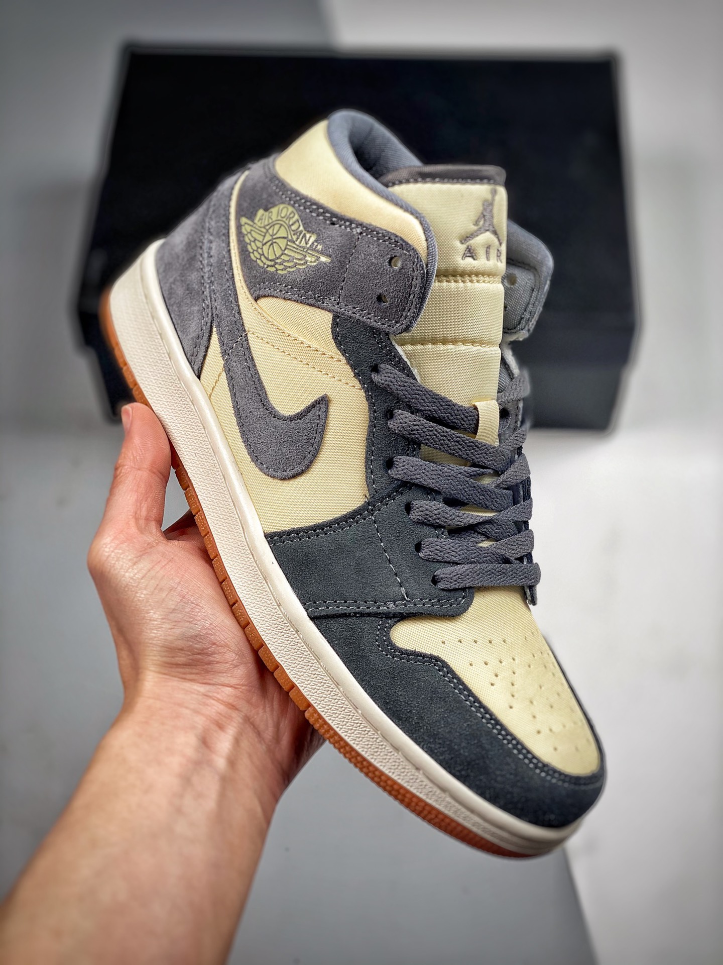 推手4 Air Jordan 1 Mid Blanco, gris y beige Serie de media caña Nuevo lote, suela original con molde original, cuero pers…
