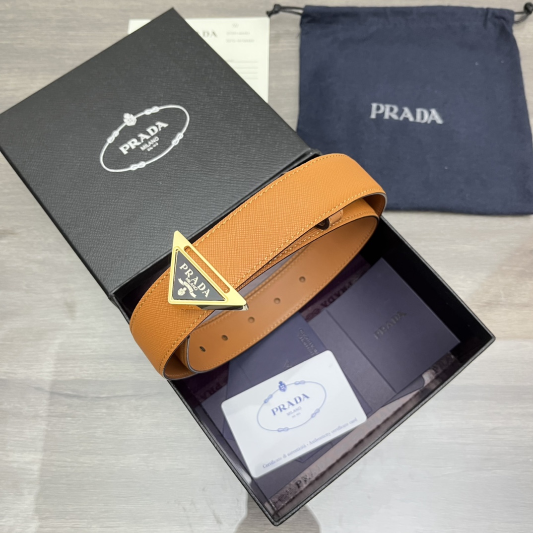 I0  Prada 普拉达  皮带腰带：单面使用专柜质量、百分百头层牛皮、24k纯钢扣、送人自用首选、保证真皮 包装：请认准图片专柜包装、送打孔器 全套包装 宽度：3.0 cm 长度：国标cm-cm 不可以自行裁剪长度